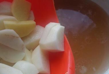 Суп-пюре гороховый с имбирем и шпинатом